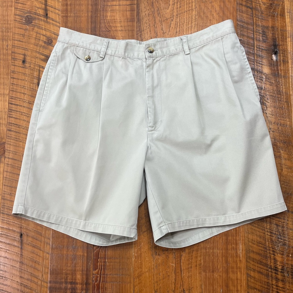 Men’s Nautica Khaki Shorts, Size 38